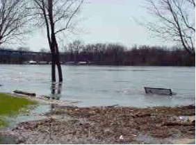 Screen capture: Flood 2001, Riverside Park